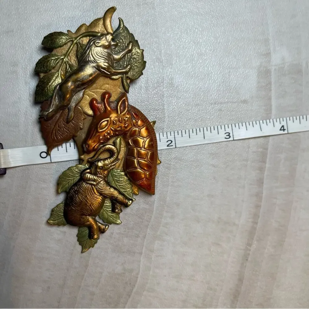 Vtg. Wildlife Lion, Giraffe, and Elephant Brooch Pin Africa Asia Grasslands Zoo
